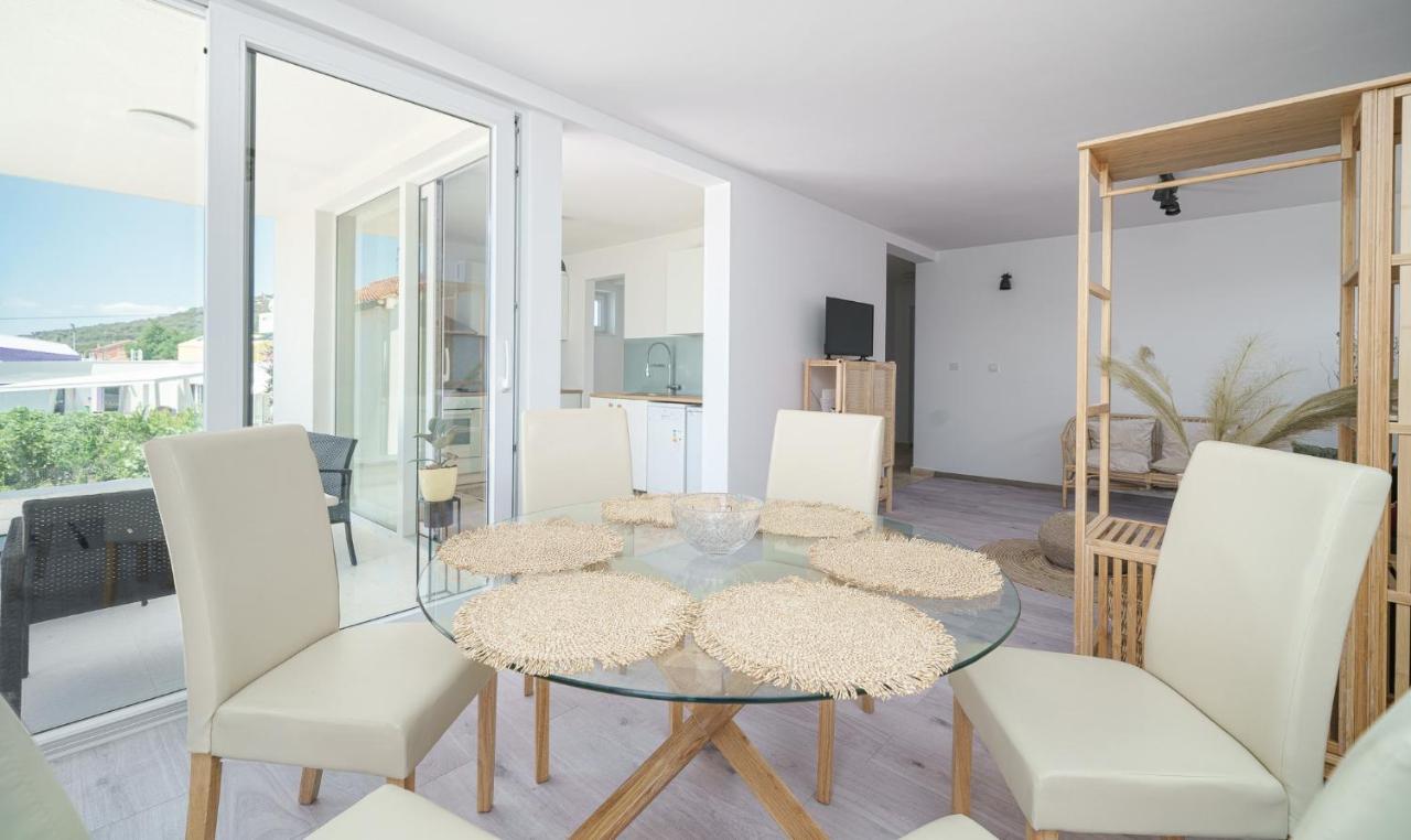 Regina Regina With Swimming Pool Apartma
