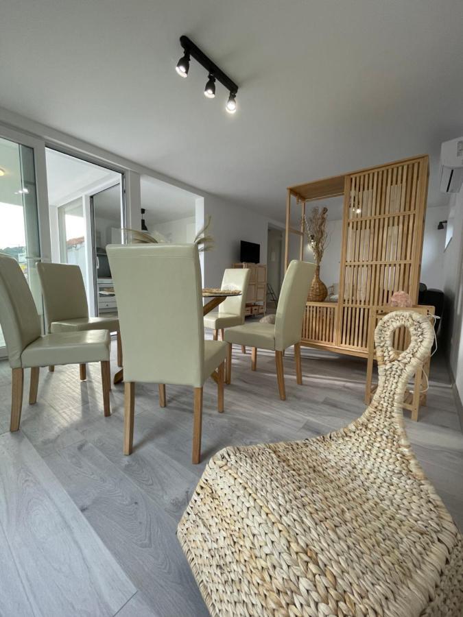 Regina Regina With Swimming Pool Apartment Jezera