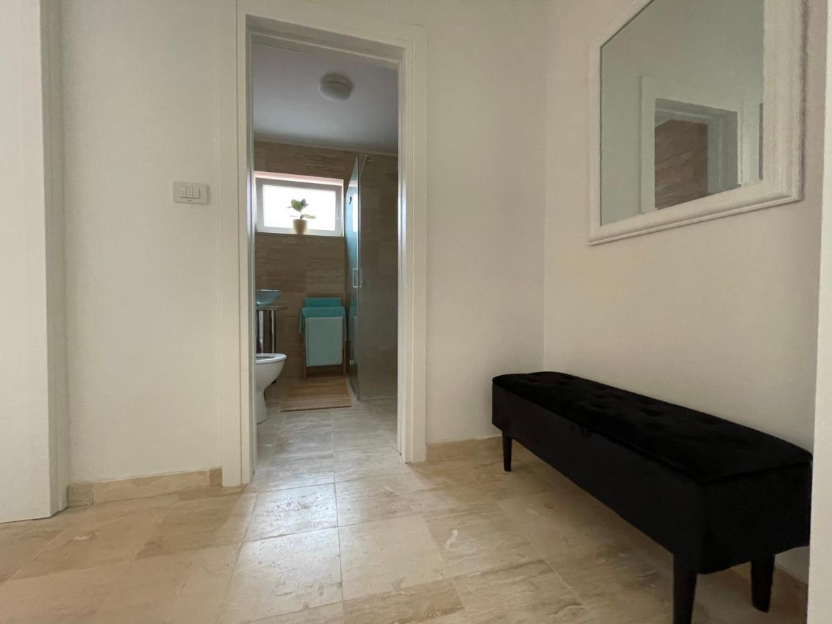 Apartment Regina Regina With Swimming Pool Jezera