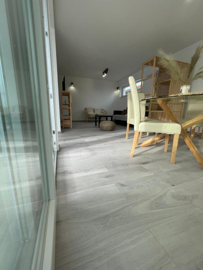 Regina Regina With Swimming Pool Apartma