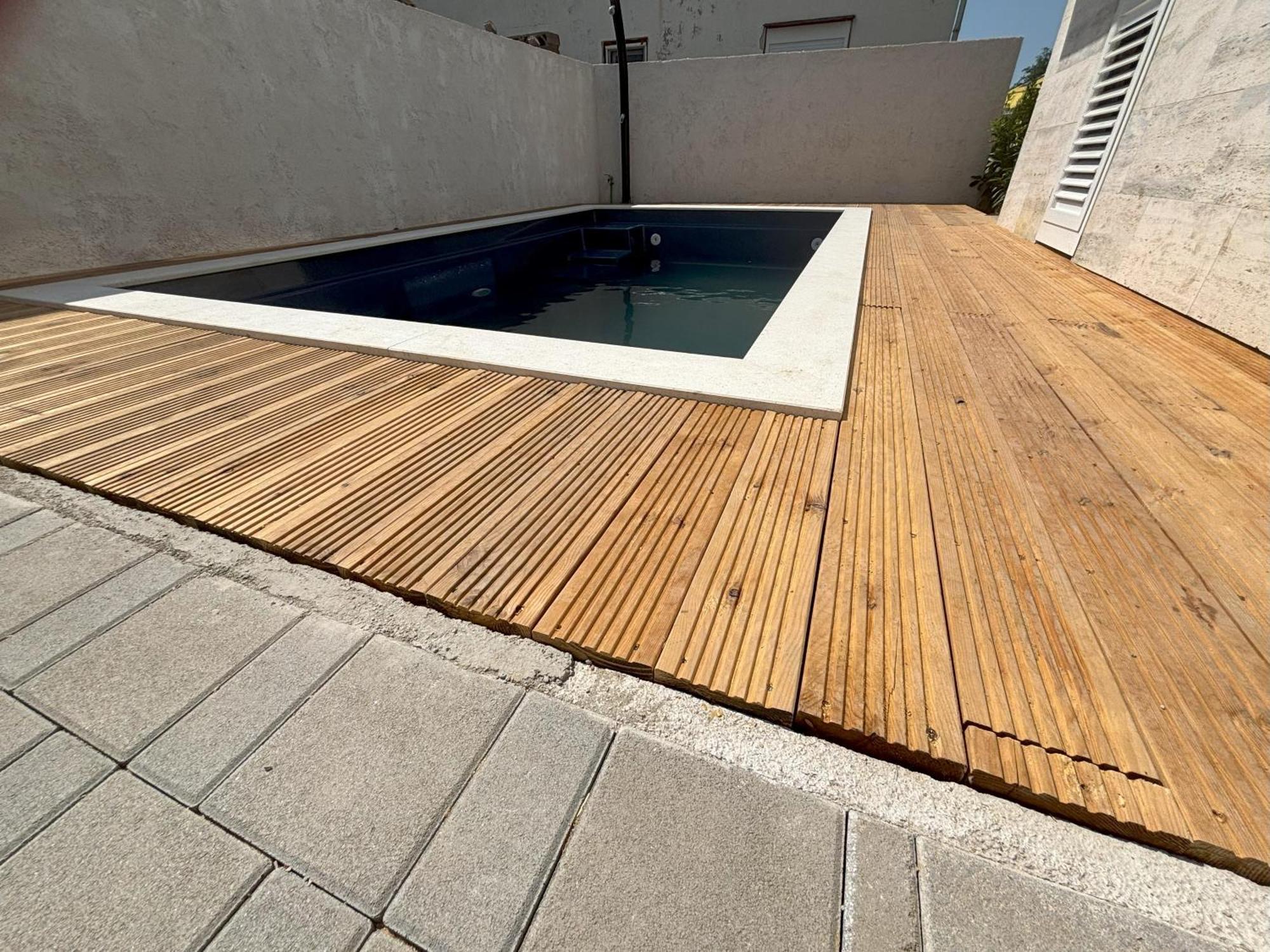 Regina Regina With Swimming Pool Apartment Jezera