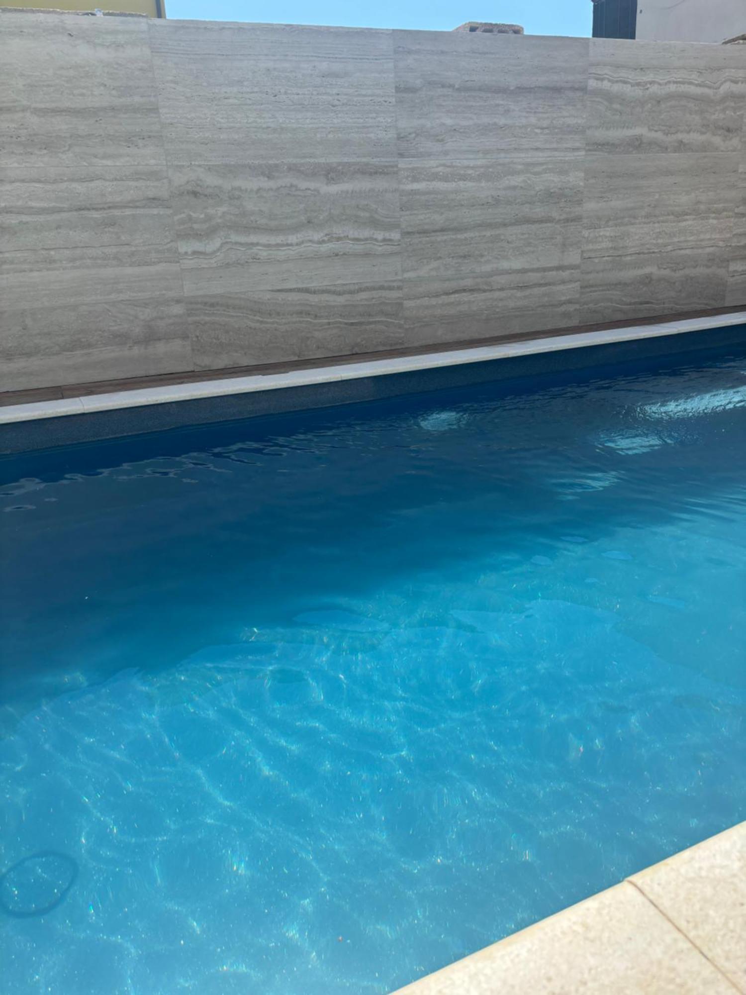 Apartma Regina Regina With Swimming Pool Jezera